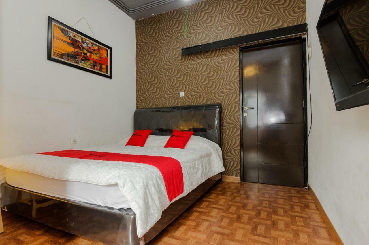 Reddoorz Syariah At Taman Bendungan Asahan Джакарта Экстерьер фото